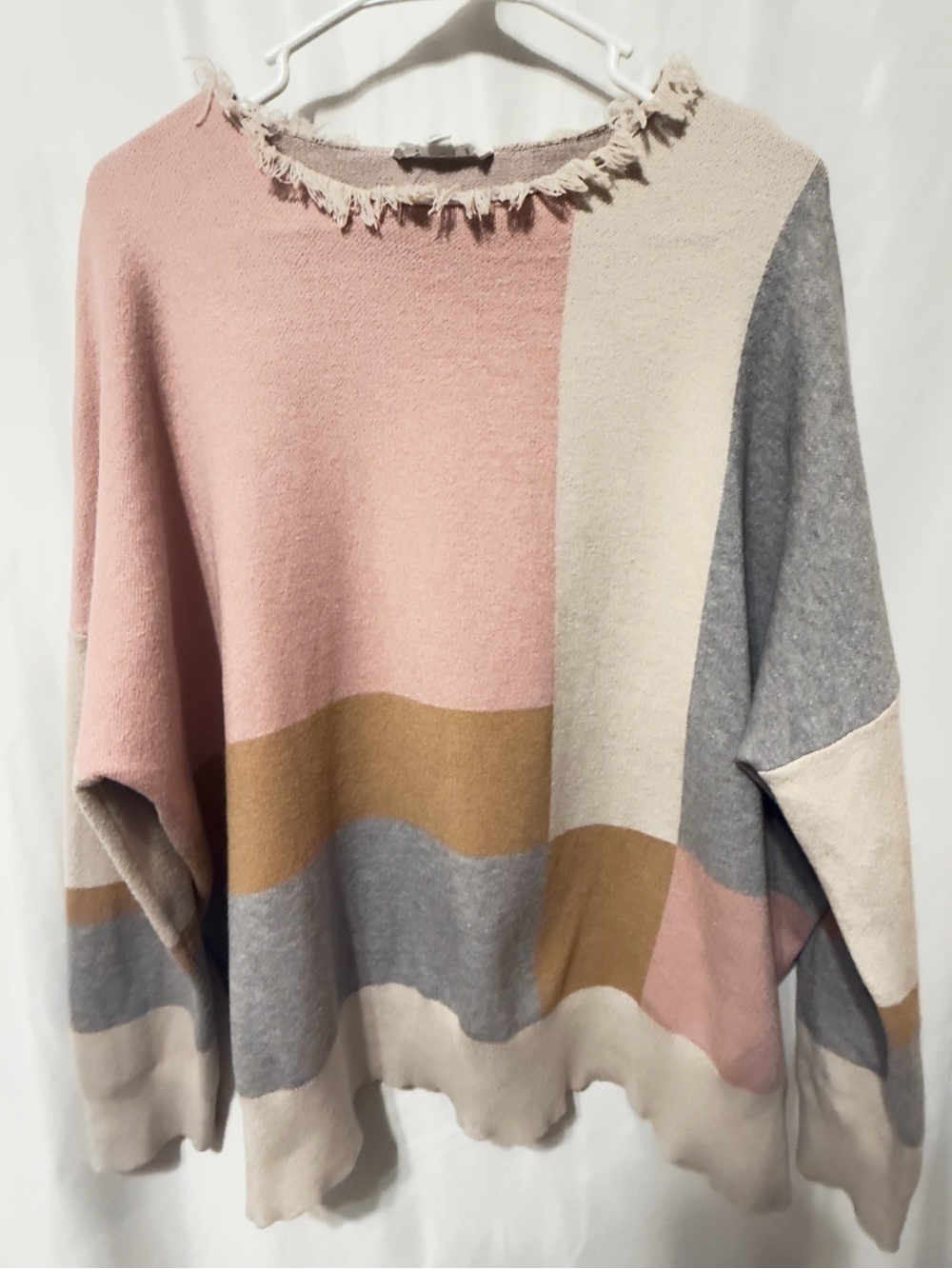 THML Women’s Colorblock Pink/Cream/Tan Distressed Fringe Neckline Sweater Size M